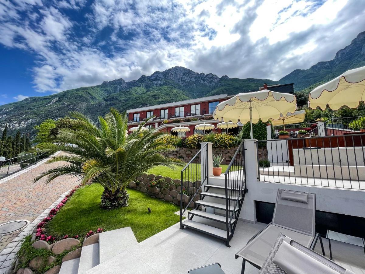 Hotel Oasi Beach 马尔切西内 外观 照片
